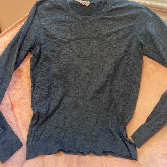 Lululemon Long Sleeve Swiftly Tech Shirts Size 8 - Picture 2 of 4